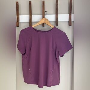 Lululemon lightweight stretch run, short sleeved shirt in vintage plum